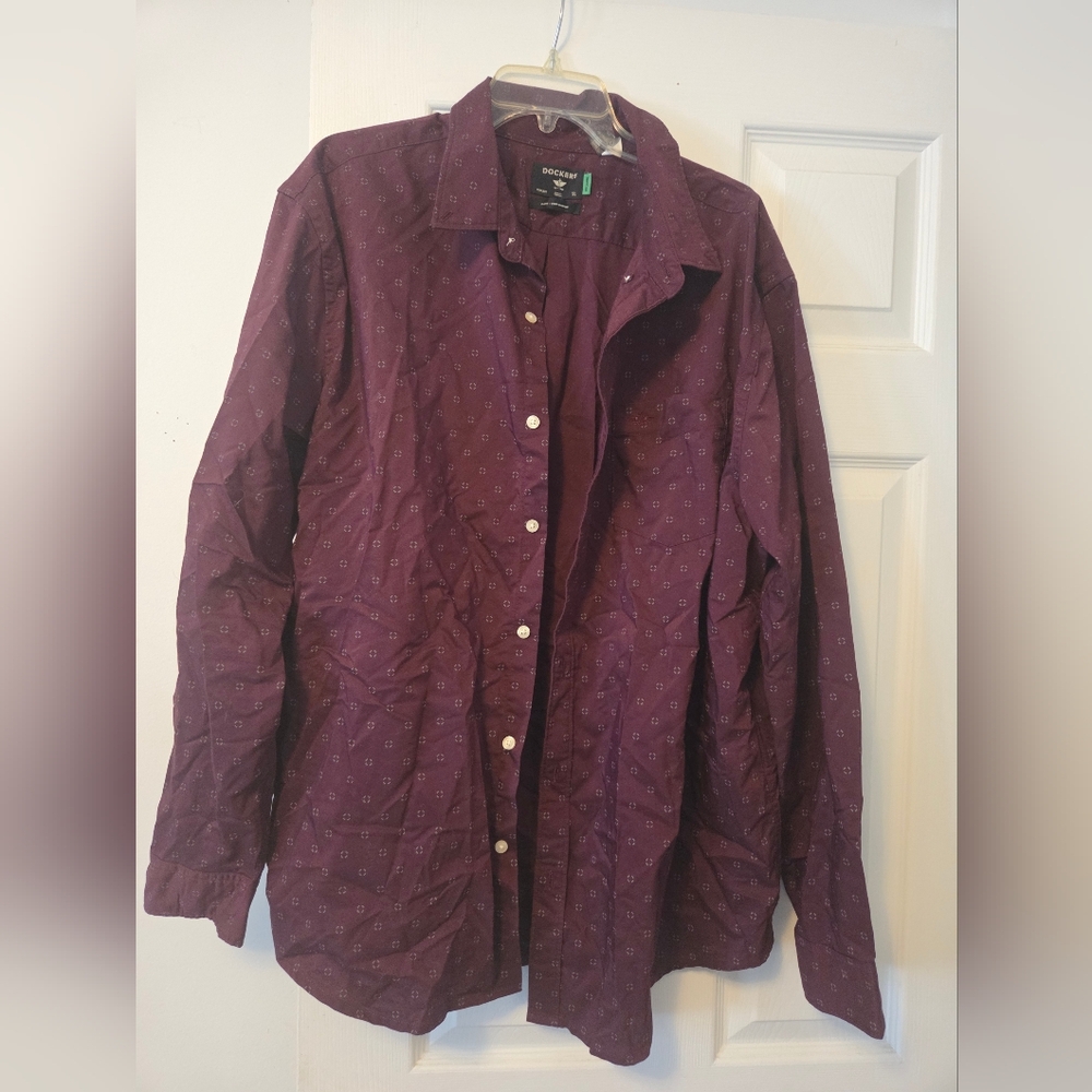 Dockers Button Up Mens XXL EUC Burgundy Long Sleeve